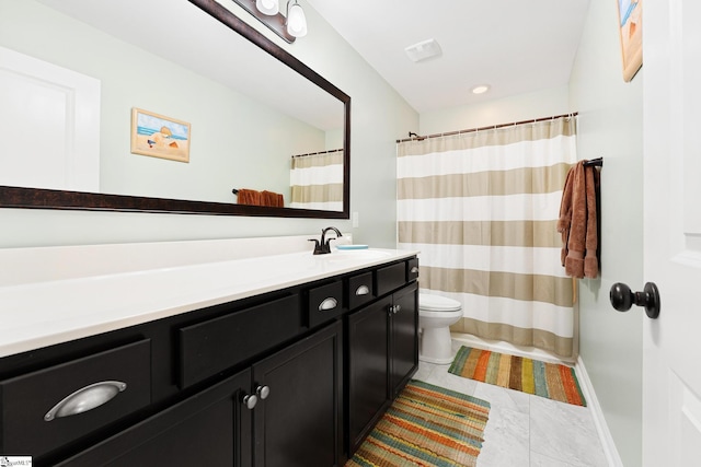 110 Avendell Dr, Easley, SC 29642 - full bathroom featuring toilet, vanity, baseboards, and a shower with curtain