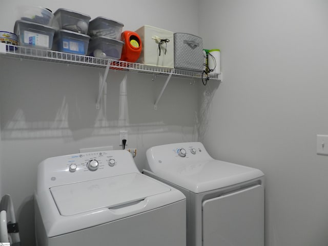 14 Moray Pl, Simpsonville, SC 29681 - clothes washing area with separate washer and dryer