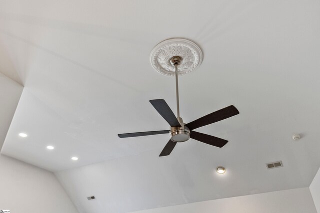 413 Rambling Rose Way, Moore, SC 29369 - detailed view of recessed lighting, a smoke detector, and a ceiling fan