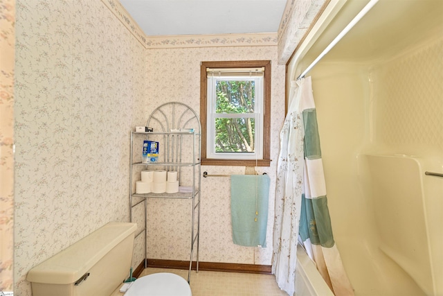 11 Crestview Ct, Piedmont, SC 29673 - bathroom featuring wallpapered walls, a shower with shower curtain, and toilet