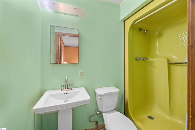 11 Crestview Ct, Piedmont, SC 29673 - full bathroom with a shower stall, toilet, and a sink