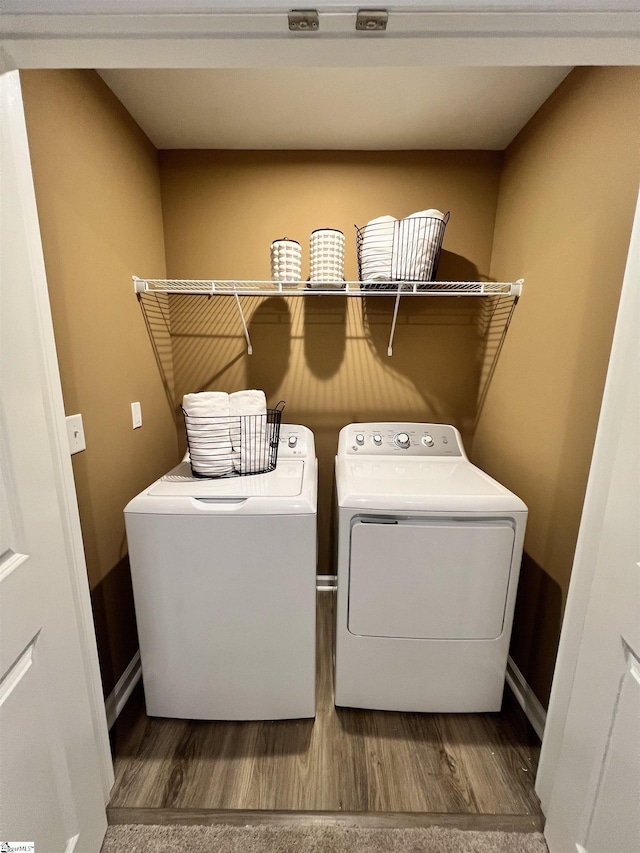 1222 Forestbrook Ln, Spartanburg, SC 29303 - laundry area featuring separate washer and dryer, baseboards, and wood finished floors