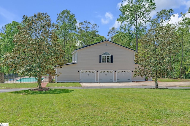317 Hunter Rd, Fountain Inn, SC 29644 - view of front facade featuring a garage and concrete driveway