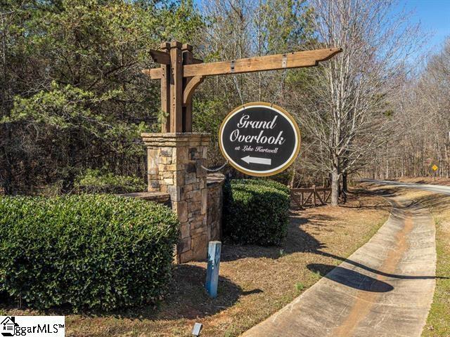 000 Grand Overlook Dr, Seneca, SC 29678 - community sign featuring concrete driveway