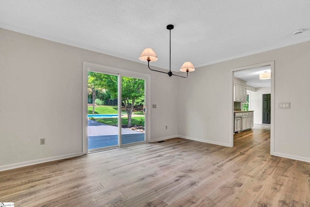 167 Lake Bowen Dr, Inman, SC 29349 - unfurnished room with light wood-type flooring, crown molding, baseboards, and a smoke detector