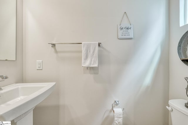 1128 Grovewood Ct, Moore, SC 29369 - bathroom featuring a sink and toilet