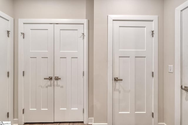 1128 Grovewood Ct, Moore, SC 29369 - detailed view of baseboards