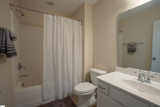 250 Chickadee Trl, Easley, SC 29642 - bathroom featuring toilet, shower / bathtub combination with curtain, and vanity