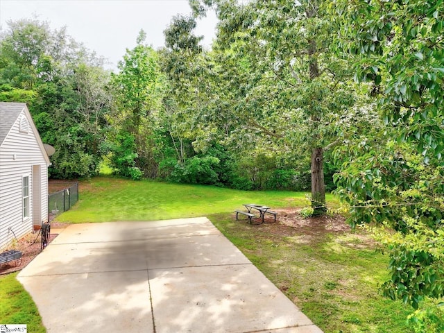 205 Willow Leaf Dr, Seneca, SC 29672 - view of yard featuring a patio
