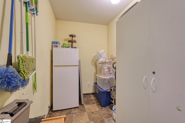 103 Cheyenne Ridge Rd, Campobello, SC 29322 - clothes washing area featuring stone finish floors