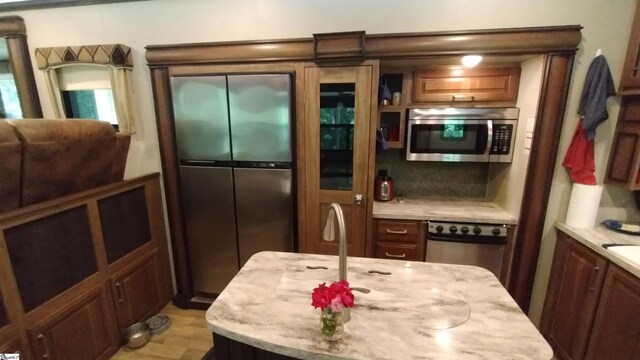 38 Harbor Crest Dr, Waterloo, SC 29384