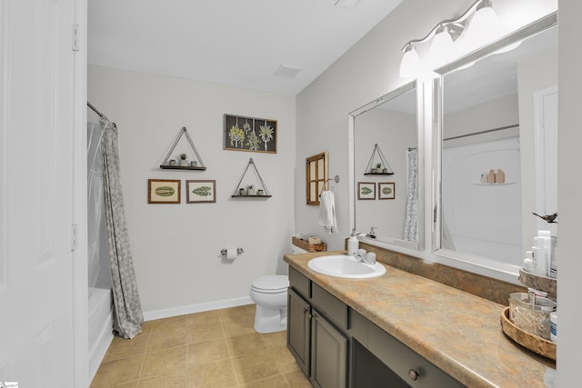157 Stonewood Crossing Dr, Boiling Springs, SC 29316 - bathroom with vanity, toilet, baseboards, and shower / bath combo