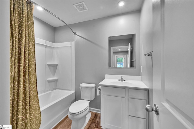 145 Queens Mill Ct, Pendleton, SC 29670 - full bath featuring wood finished floors, toilet, shower / bath combo with shower curtain, vanity, and recessed lighting