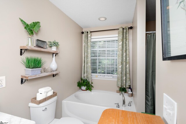 113 Faulkner Cir, Greer, SC 29651 - bathroom featuring a bath and toilet