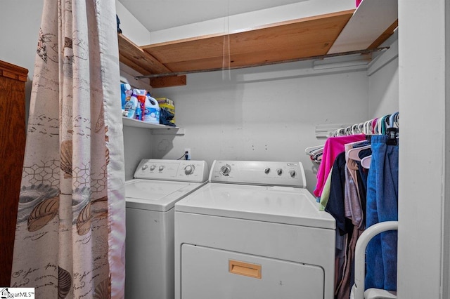 228 Styles Rd, Taylors, SC 29687 - laundry area featuring washer and clothes dryer