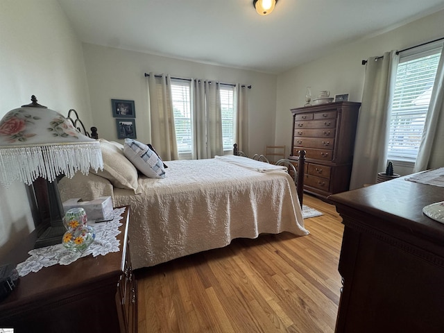 422 E Savannah St, Calhoun Falls, SC 29628 - bedroom featuring light wood-style floors