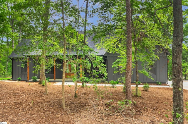 120 Thomason View Rd, Fountain Inn, SC 29644 - view of front of house featuring board and batten siding