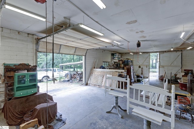 600 Gulliver St, Fountain Inn, SC 29644 - garage with concrete block wall