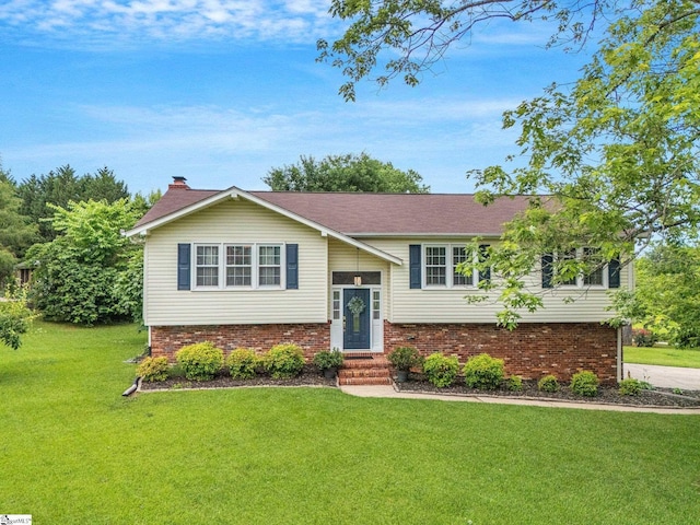 4600 Coach Hill Dr, Greenville, SC 29615 - bi-level home with a front lawn and brick siding