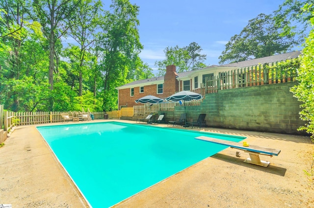 116 Arnold Dr, Anderson, SC 29621 - view of swimming pool featuring a fenced backyard, a patio area, and a diving board