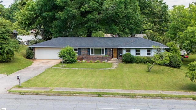 2807 Bellview Rd, Anderson, SC 29621 - ranch-style house featuring driveway, a garage, and a front yard