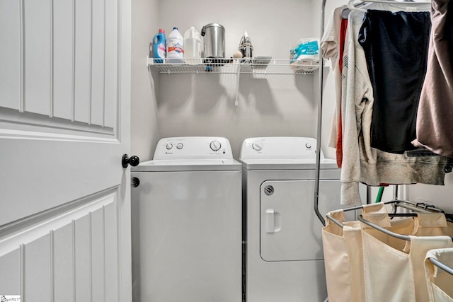 105 Devonfield Dr, Greer, SC 29651 - laundry room featuring washer and dryer