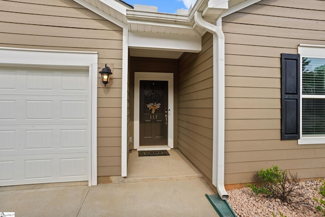 117 Hazelcroft Dr, Fountain Inn, SC 29644 - property entrance with an attached garage