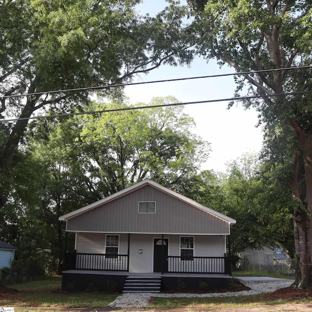 205 Magnolia St, Gaffney, SC 29340 - bungalow featuring covered porch
