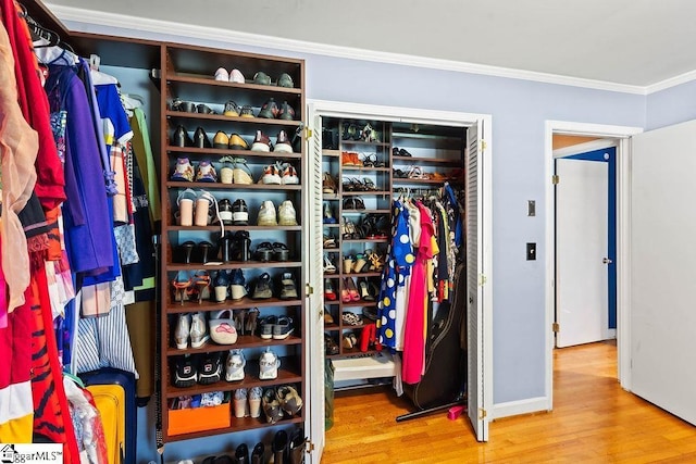 3 Creighton Ct, Taylors, SC 29687 - spacious closet featuring wood finished floors
