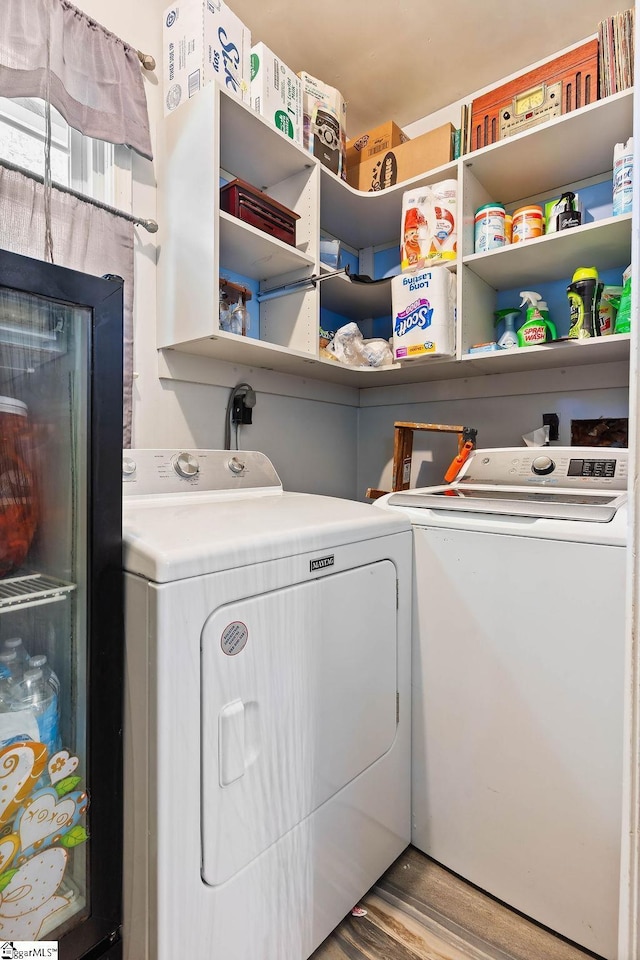 3 Creighton Ct, Taylors, SC 29687 - laundry area featuring washer and dryer