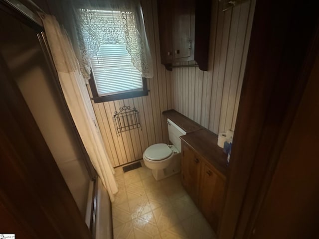 148 Southland Ave, Boiling Springs, SC 29316 - bathroom with toilet, tile patterned floors, vanity, and shower / tub combo with curtain