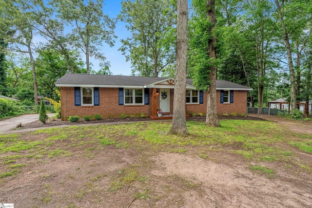 110 Sycamore Dr, Mauldin, SC 29662 - ranch-style home with brick siding