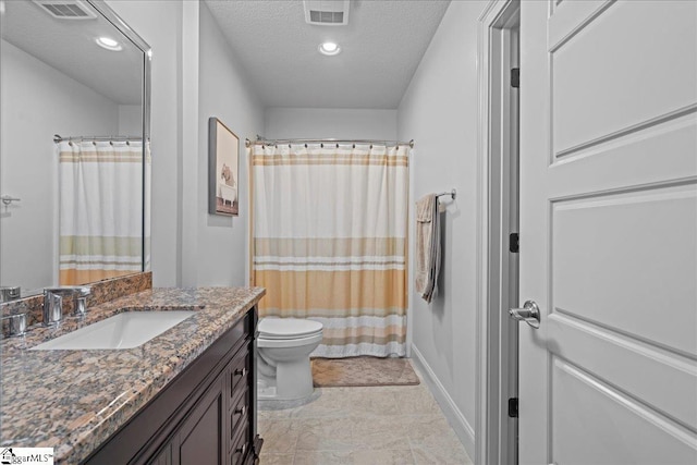 135 Neal Pointe Dr, Chesnee, SC 29323 - full bath with vanity, toilet, a textured ceiling, recessed lighting, and a shower with shower curtain