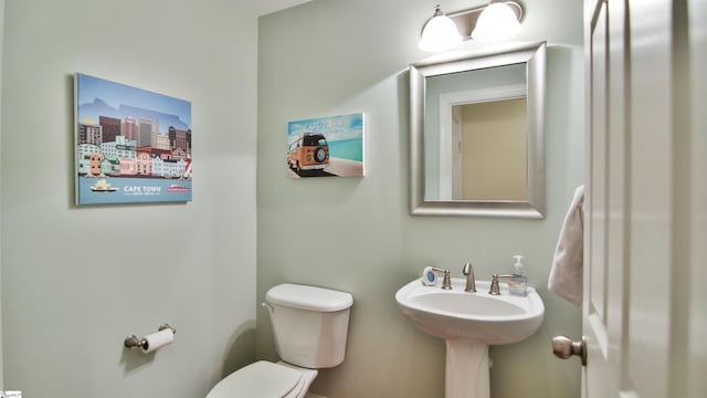 225 Highgrove Ct, Simpsonville, SC 29681 - half bath with toilet
