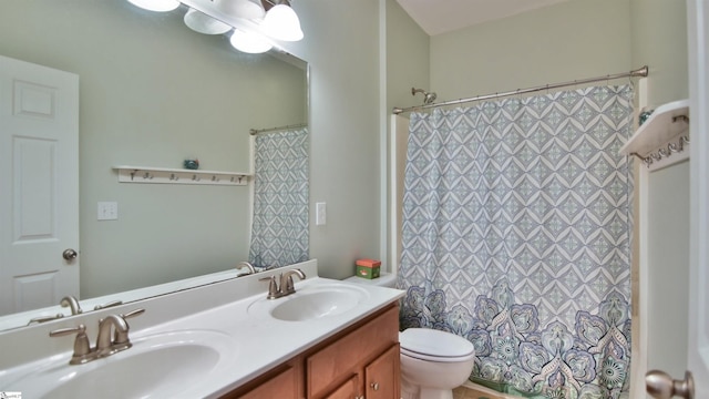 225 Highgrove Ct, Simpsonville, SC 29681 - full bathroom with toilet, double vanity, and curtained shower
