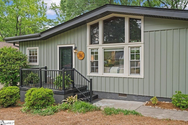 116 Twinbrook Dr, Greenville, SC 29607 - view of front of property with crawl space and board and batten siding
