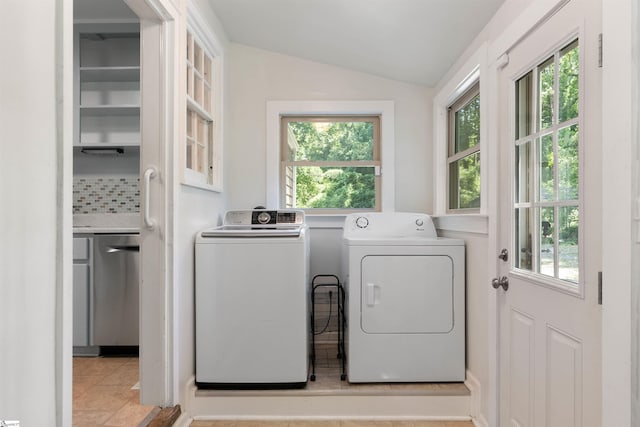 100 Maxwell Rd, Spartanburg, SC 29302 - laundry area with washer and dryer