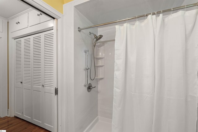 100 Maxwell Rd, Spartanburg, SC 29302 - full bathroom featuring wood finished floors and a shower with curtain