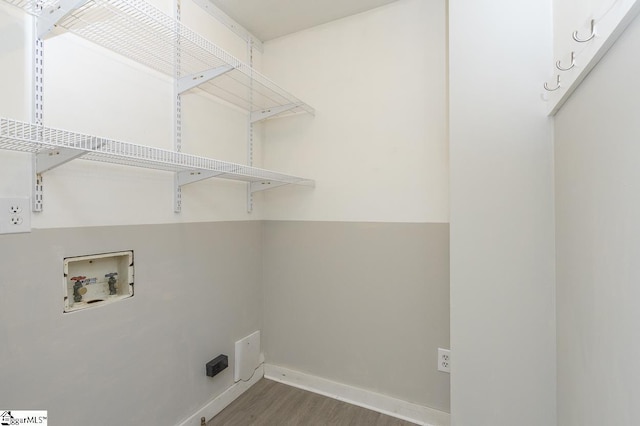 112 Summer Dr, Easley, SC 29642 - washroom featuring hookup for a washing machine, wood finished floors, and baseboards