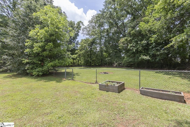 112 Summer Dr, Easley, SC 29642 - view of yard with a garden