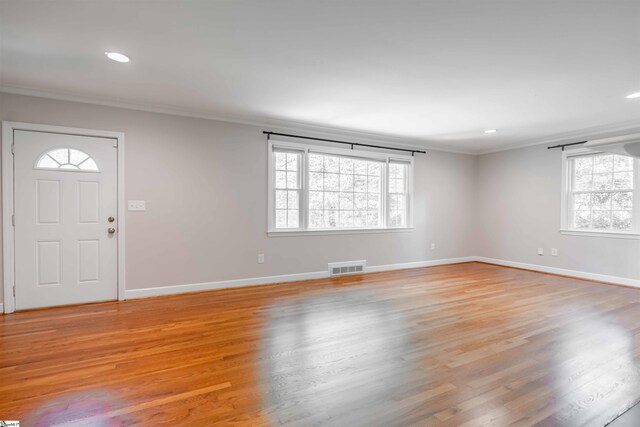236 S Park Dr, Spartanburg, SC 29302 - foyer featuring crown molding, light wood-style floors, baseboards, and recessed lighting