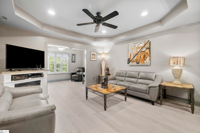 30 Eaglecrest Ct, Simpsonville, SC 29681 - living area featuring a raised ceiling, ceiling fan, light wood-style floors, baseboards, and recessed lighting