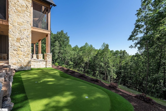 189 Crowne Hill Way, Marietta, SC 29661 - view of yard featuring a putting area