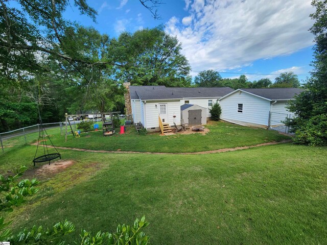 1104 Robert P Jeanes Rd, Easley, SC 29640 - back of property featuring entry steps, a chimney, and crawl space