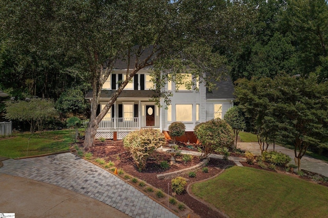 28 Bernwood Dr, Taylors, SC 29687 - view of front facade with covered porch and a front lawn