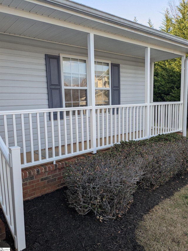7 Willow Wood Ct, Taylors, SC 29687 - view of side of property featuring covered porch