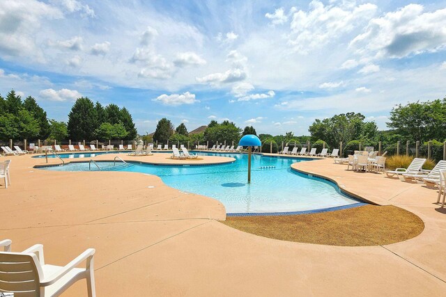 200 Marshfield Ct, Easley, SC 29642 - community pool with a patio area