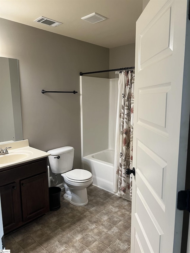 112 Cameron Creek Ln, Simpsonville, SC 29681 - full bathroom with vanity, toilet, and shower / bath combo