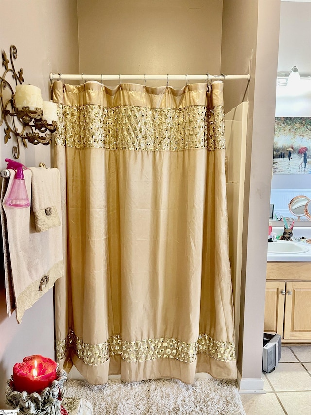 191 Amberwood Dr, Anderson, SC 29621 - bathroom with tile patterned flooring, curtained shower, and vanity