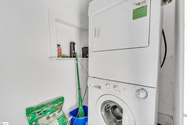 103 Cumbahee Trl, Greenville, SC 29611 - laundry area with estacked washer and dryer